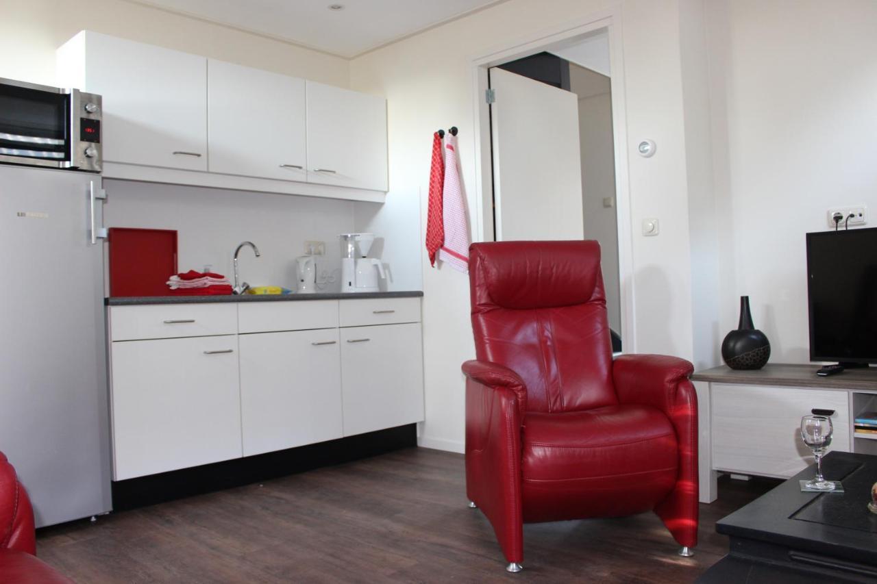 Logement De Garage Sneek Kültér fotó